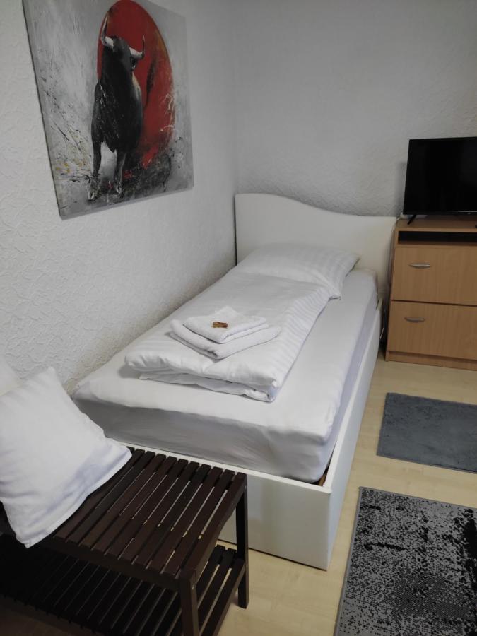 Gaestezimmer Boxenstopp Veitsbronn Extérieur photo