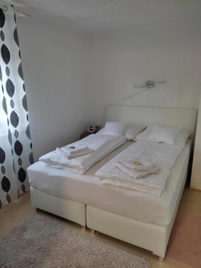 Gaestezimmer Boxenstopp Veitsbronn Extérieur photo