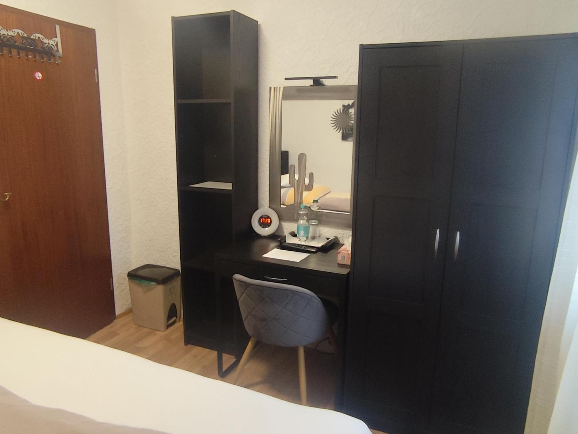 Gaestezimmer Boxenstopp Veitsbronn Extérieur photo