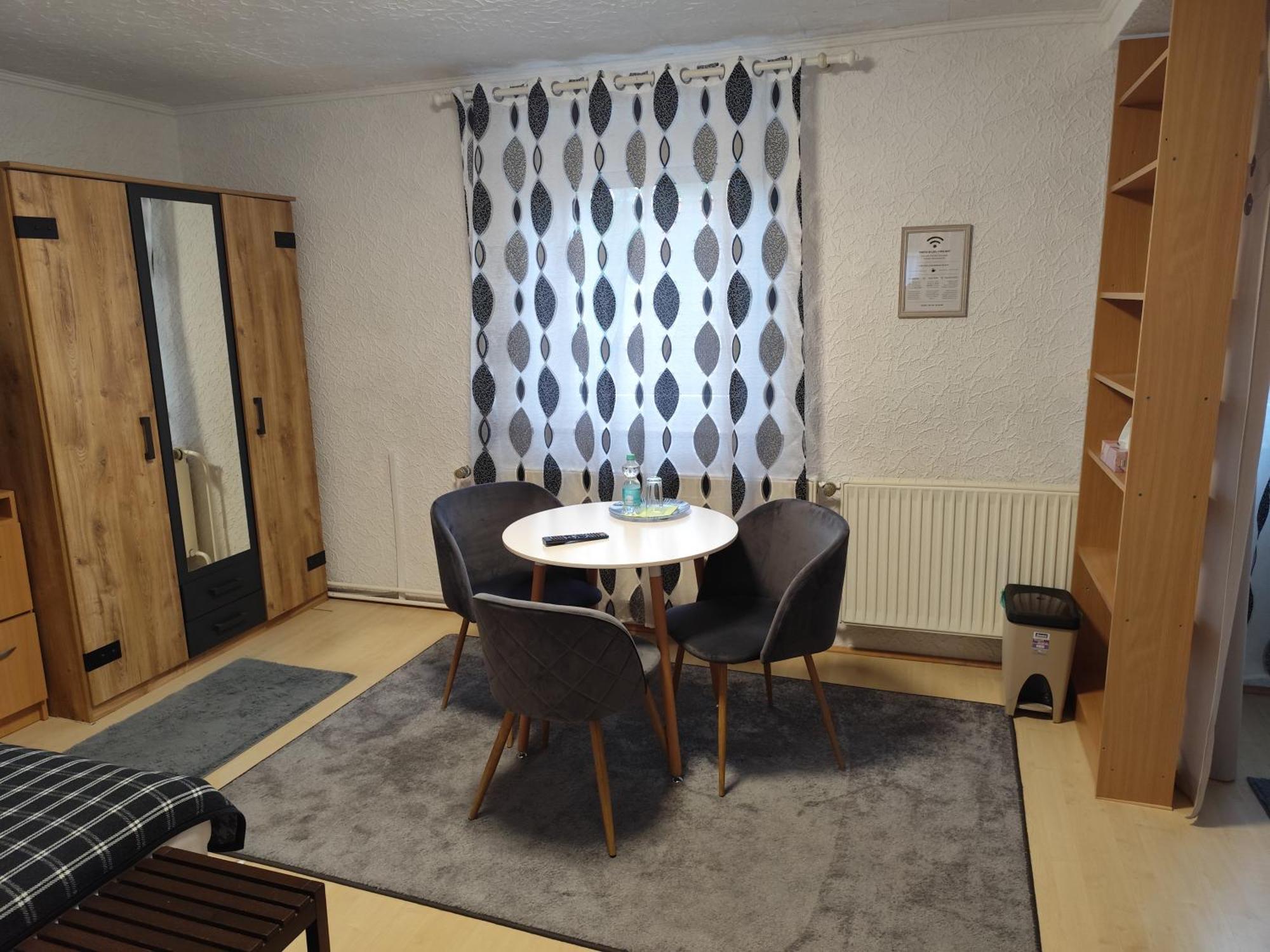 Gaestezimmer Boxenstopp Veitsbronn Extérieur photo